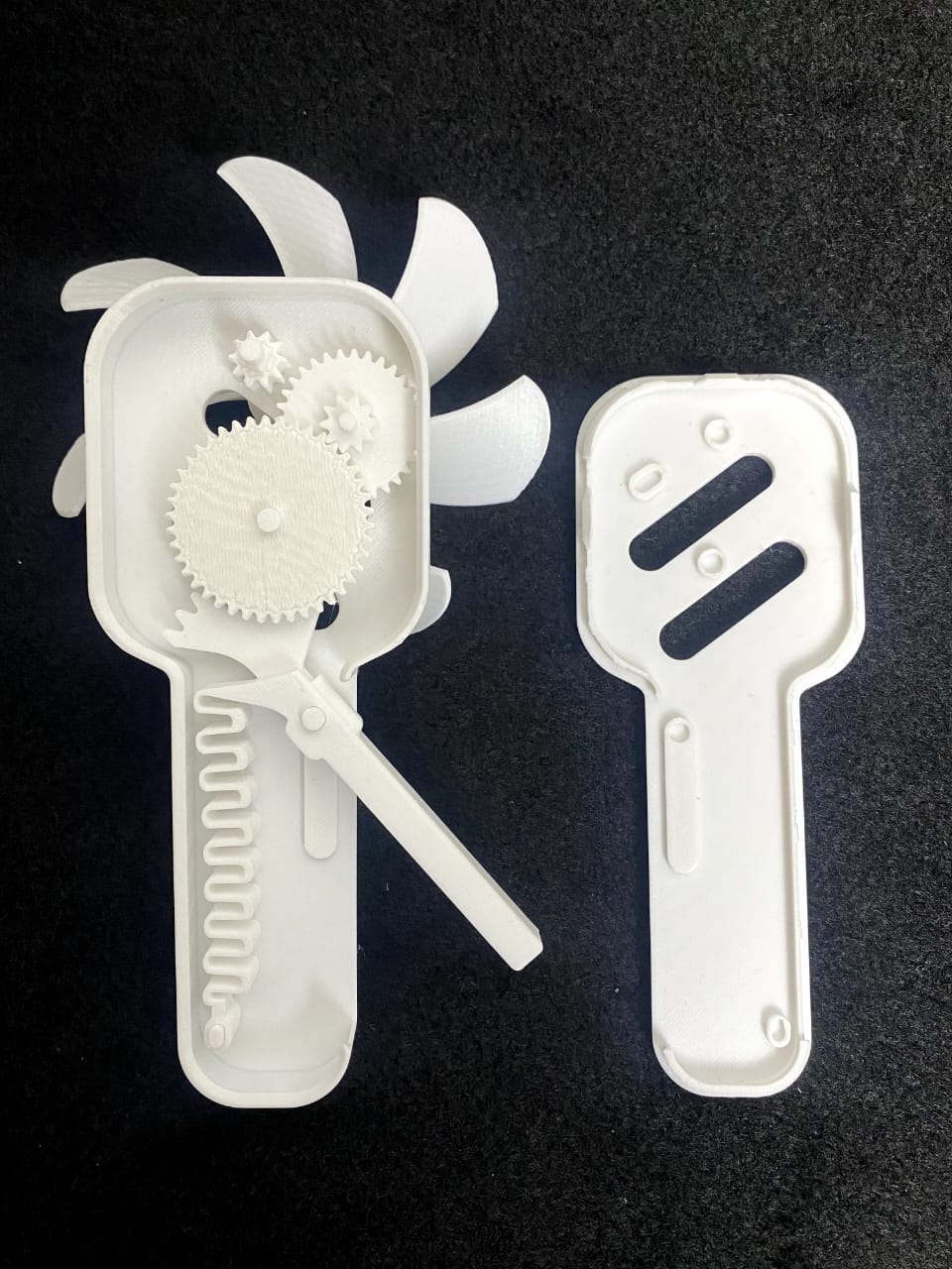 Handheld Manual Fan – Portable Cooling Gadget for Daily Use