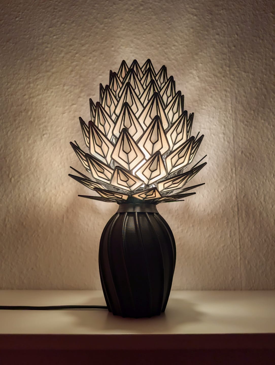 Flora Prisma Petal Lamp – Artistic Floral-Inspired Lighting
