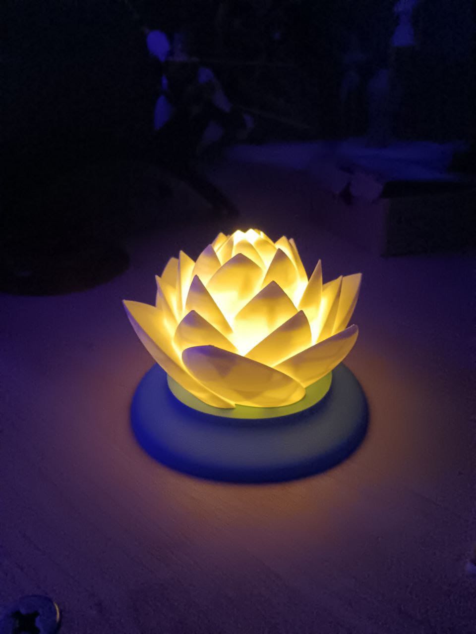 Zen Lotus Lamp – Tranquil Lotus-Inspired Mood Lighting